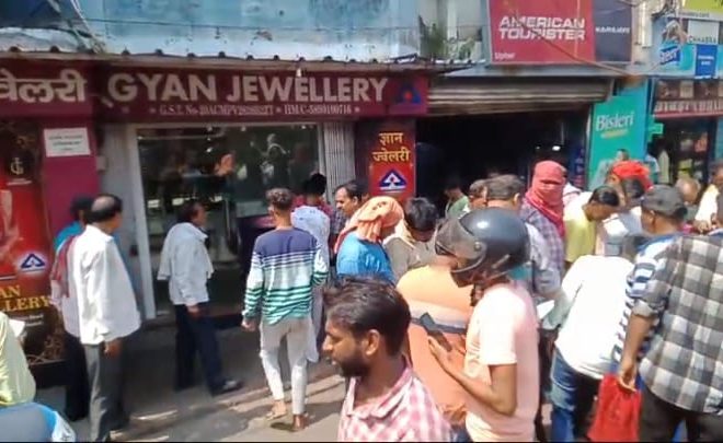 बोकारो के बेरमो थाना क्षेत्र फुसरो में अपराधियों ने फिर एक बार की दुस्साहस