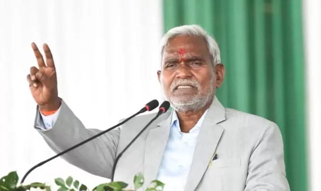 मुख्यमंत्री श्री चम्पाई सोरेन ने झारखंड मंत्रालय में अधिकारियों के साथ फ्लाई ओवर ब्रिज, रांची तथा अन्य शहरों की ट्रैफिक व्यवस्था से सम्बंधित कार्य प्रगति की उच्चस्तरीय समीक्षा की
