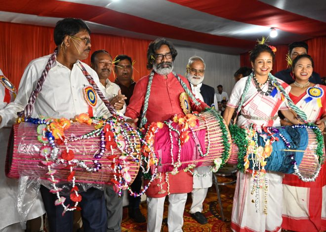 मुख्यमंत्री  हेमन्त सोरेन ने राज्यवासियों को करम पूजा की दी शुभकामनाएं, पत्नी संग पूजा में हुए शामिल……
