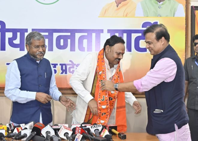 हुसैनाबाद विधायक कमलेश सिंह ने थमा बीजेपी का दामन…