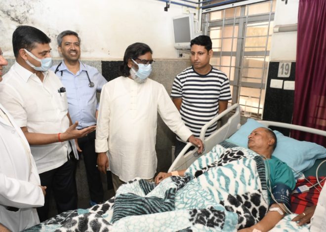 रिम्स पहुंचे मुख्यमंत्री, इलाजरत संसद का जाना हाल-चाल, मरीजों का पूछा कुशलछेम……