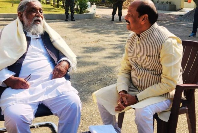 शिबू सोरेन और रूपी सोरेन से रघुवर दास ने लिया आशीर्वाद, जन्मदिन की दी शुभकामनाएं…….