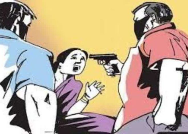 रांची लूटपाट के दौरान अपराधियों ने माँ-बेटी को मारकर घायल कर दिया था,इलाज के क्रम में महिला की मौत, बेटी इलाजरत……