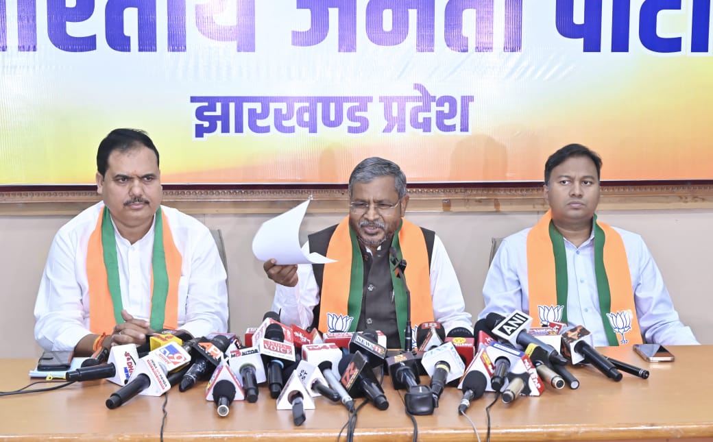 झारखंड राज्य दो दिन से डीजीपी विहीन, अनुराग गुप्ता द्वारा अब लिए जा रहे फैसले विधि विरुद्ध…..बाबूलाल मरांडी