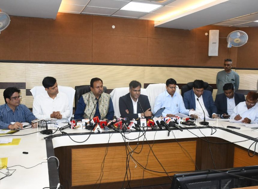 झारखंड में विदेशी निवेश के उद्देश्य से स्पेन और स्वीडन यात्रा पर गए प्रतिनिधिमंडल में शामिल वरीय पदाधिकारियों ने प्रेस कांफ्रेंस कर निवेश से संबंधित जानकारी की साझा………..