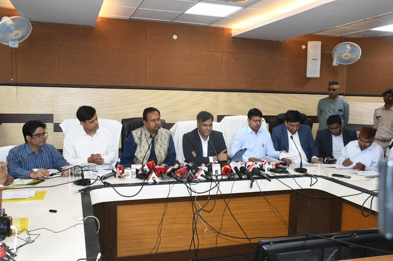 झारखंड में विदेशी निवेश के उद्देश्य से स्पेन और स्वीडन यात्रा पर गए प्रतिनिधिमंडल में शामिल वरीय पदाधिकारियों ने प्रेस कांफ्रेंस कर निवेश से संबंधित जानकारी की साझा………..