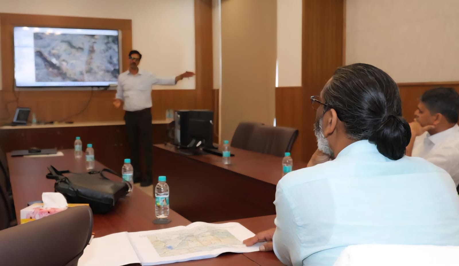 मुख्यमंत्री ने दी तीन बड़ी सड़क परियोजनाओं को मंजूरी, मिलेगा सुगम यातायात का तोहफा…..