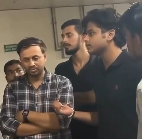 झारखंड में स्वास्थ्य मंत्री के बेटे के अस्पताल निरीक्षण पर राजनीतिक विवाद