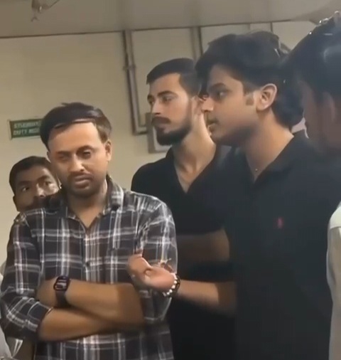 झारखंड में स्वास्थ्य मंत्री के बेटे के अस्पताल निरीक्षण पर राजनीतिक विवाद