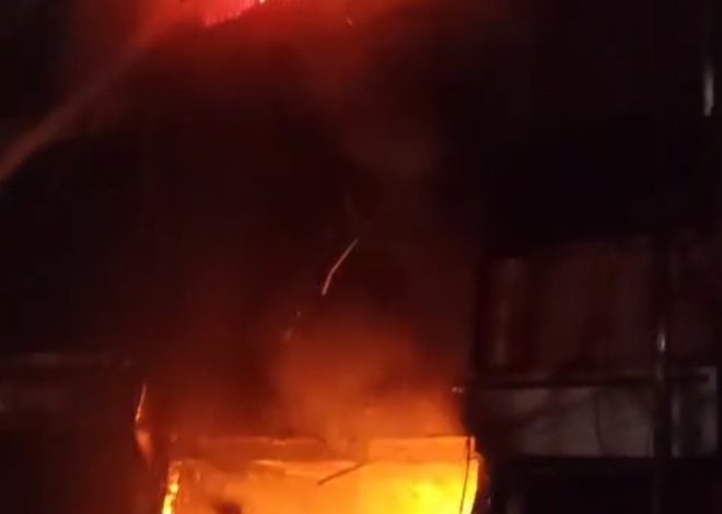 देवघर के फैशन वर्ल्ड मॉल में लगी आग