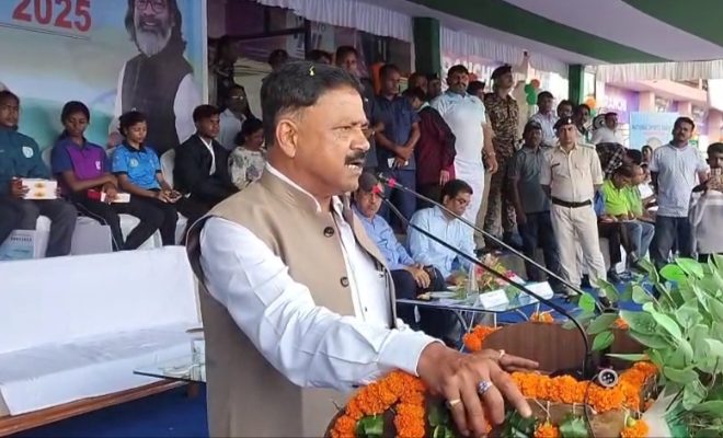 रांची में, राष्ट्रीय खेल दिवस (29 अगस्त) के अवसर पर खेल मंत्री सुदिव्य कुमार के द्वारा तीन दिवसीय खेल उत्सव का उद्घाटन 