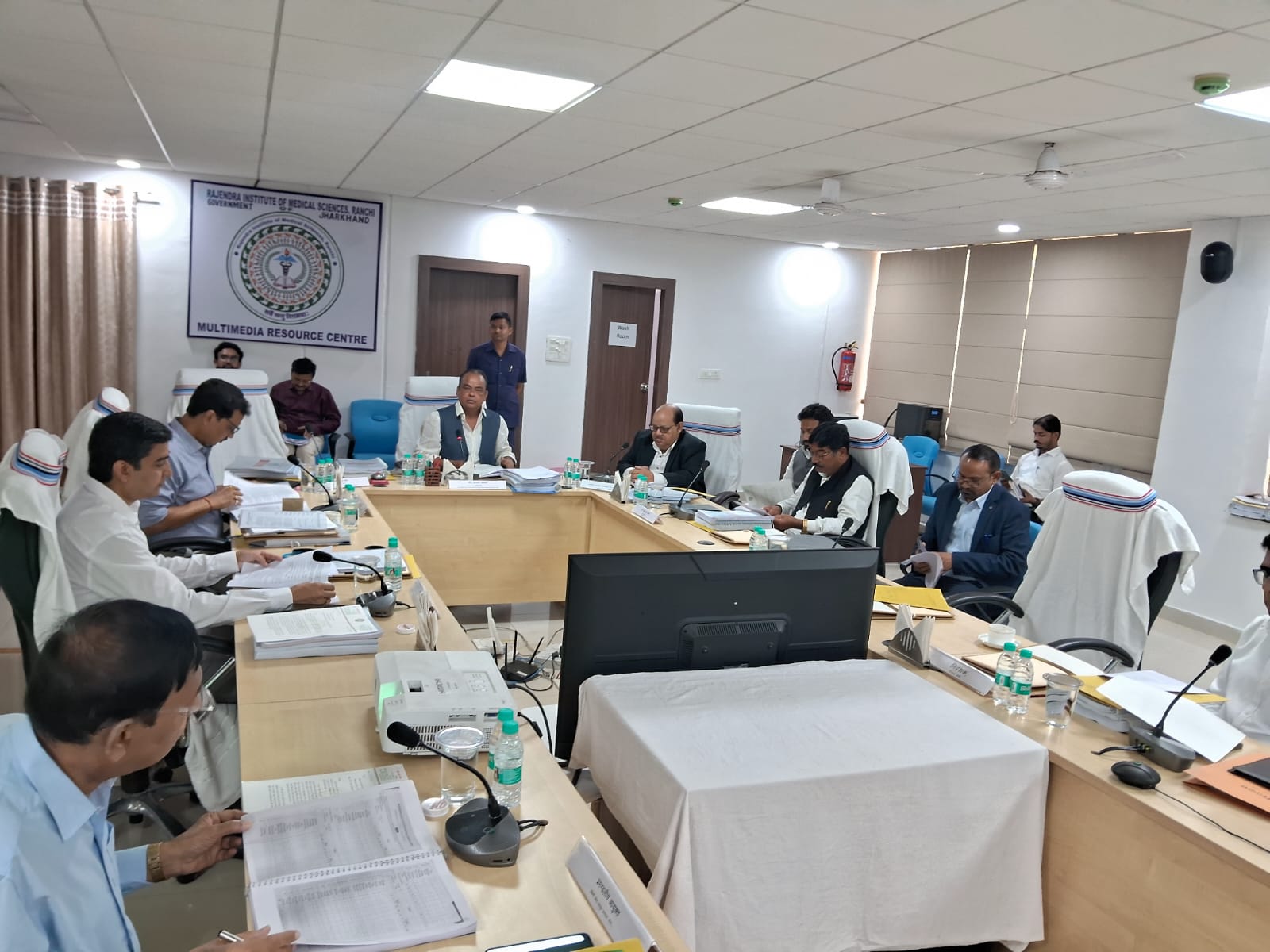 16 अहम एजेंडों पर गहन समीक्षा, स्वास्थ्य मंत्री डॉ. इरफान अंसारी ने दिए कड़े निर्देश