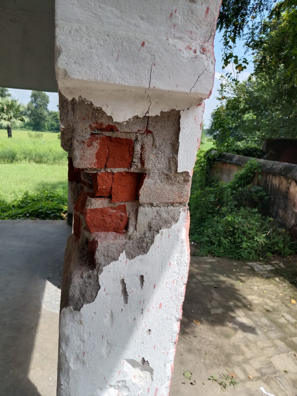 बिहार (गया जी–जिला) गुरुवा थाना क्षेत्र के नावाखाप में सरकारी स्कूल भवन को नुकसान पहुँचाने की कोशिश