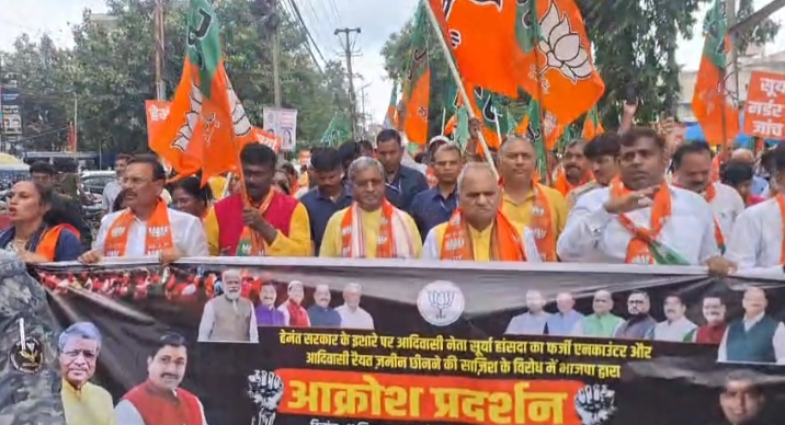 रांची में बाबूलाल मरांडी के नेतृत्व में निकल गई आक्रोश रैली