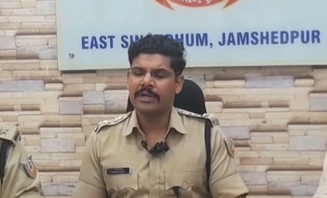 जमशेदपुर के बिष्टुपुर में 30 लाख की लूट और फायरिंग का पुलिस ने किया खुलासा, चार अपराधी गिरफ्तार