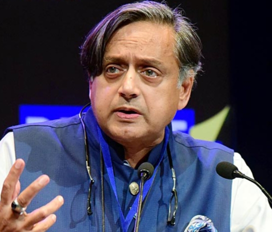 शशि थरूर का डोनाल्ड ट्रंप पर तीखा निशाना