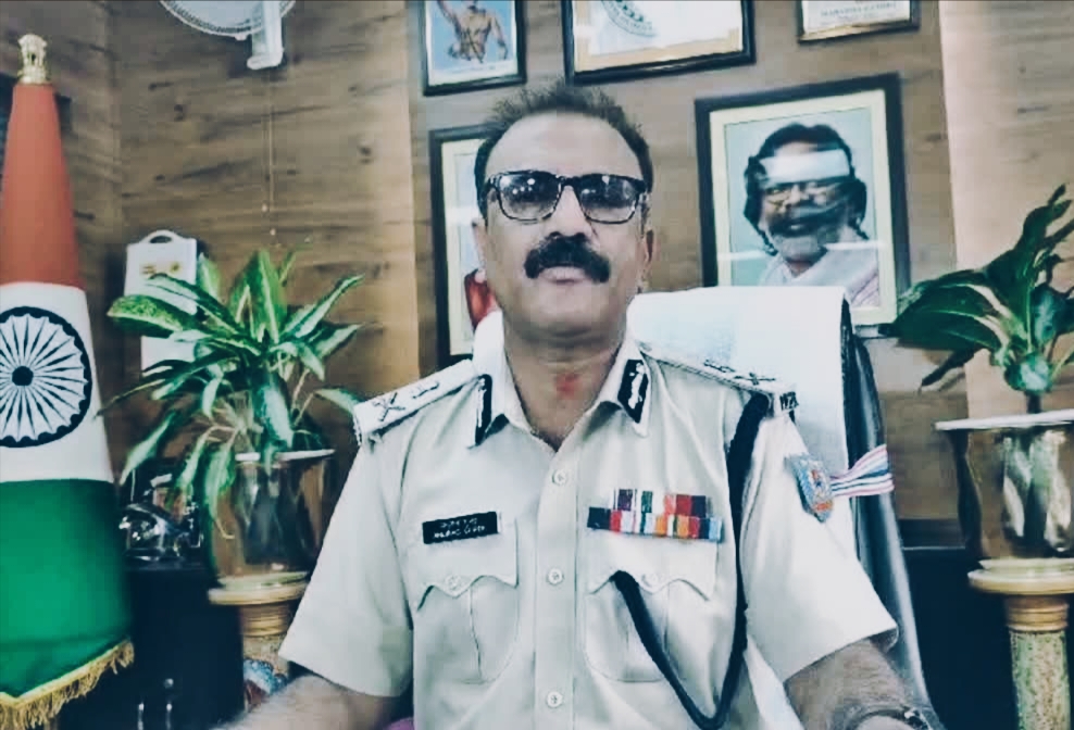 झारखंड पुलिस दुर्गा पूजा को लेकर अलर्ट मोड में, पुलिसकर्मियों की छुट्टियां रद्द