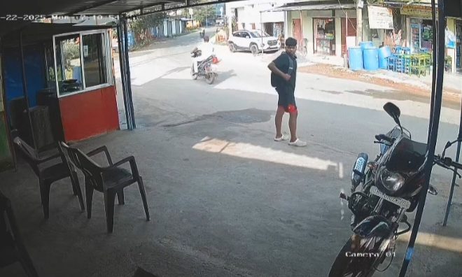 पिठोरिया में बाइक चोरों का आतंक, दो दिन में दो वारदातों से दहशत सीसीटीवी में कैद हुई चोरी, पुलिस अब तक खाली हाथ