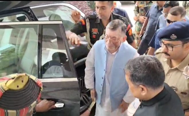 झारखंड के राज्यपाल बोकारो पहुंचे गार्ड आफ ओनर दिया गया।