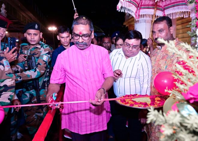 रांची में आम श्रद्धालुओं के लिए खुले दुर्गा पूजा पंडाल  मुख्यमंत्री हेमंत सोरेन ने किया कई पंडालों का उद्घाटन, राज्यवासियों की खुशहाली की कामना