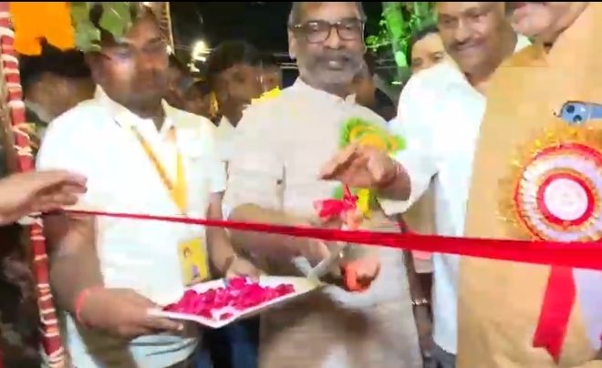 रांची में दुर्गा पूजा पंडालों का मुख्यमंत्री ने किया अनावरण  श्री श्री बाँधगाड़ी समिति, दीपाटोली और हरिमती मंदिर समिति, लालपुर में उमड़ा श्रद्धालुओं का सैलानी