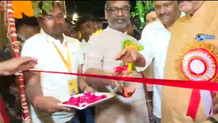 रांची में दुर्गा पूजा पंडालों का मुख्यमंत्री ने किया अनावरण  श्री श्री बाँधगाड़ी समिति, दीपाटोली और हरिमती मंदिर समिति, लालपुर में उमड़ा श्रद्धालुओं का सैलानी