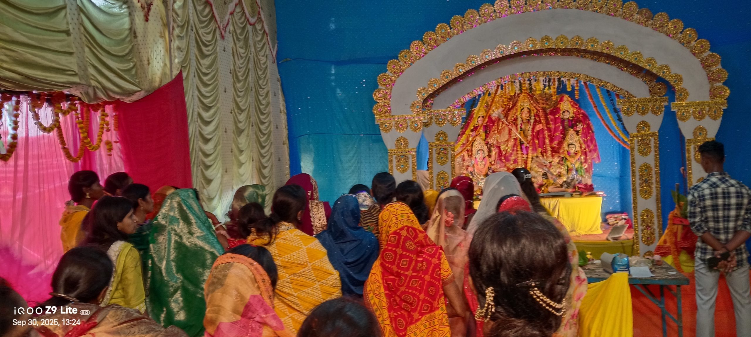 रांची शहर में नवरात्रि महा अष्टमी पर उमड़ी श्रद्धा की भीड़ 