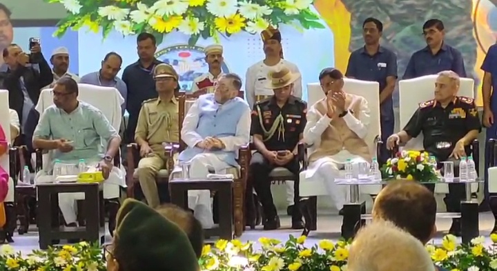 तीन दिवसीय ईस्ट टेक सिंपोजियम कि शुरुआत 19 सितंबर से दीप प्रज्वलित करके शरू किया गया