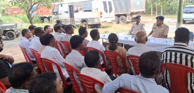 जमशेदपुर: दुर्गा पूजा को लेकर पोटका थाना परिसर में शांति समिति की बैठक, प्रशासन ने लिया सुरक्षा का जायज़ा