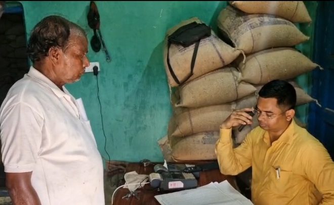 जनवितरण प्रणाली की दुकानों में अनियमितता उजागर, जिला प्रशासन सख्त  