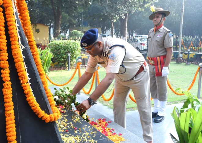 शहीद पुलिसकर्मियों को दी गई श्रद्धांजलि, डीजीपी सहित वरीय अधिकारी हुए शामिल    रिपोर्ट:रांची डेस्क