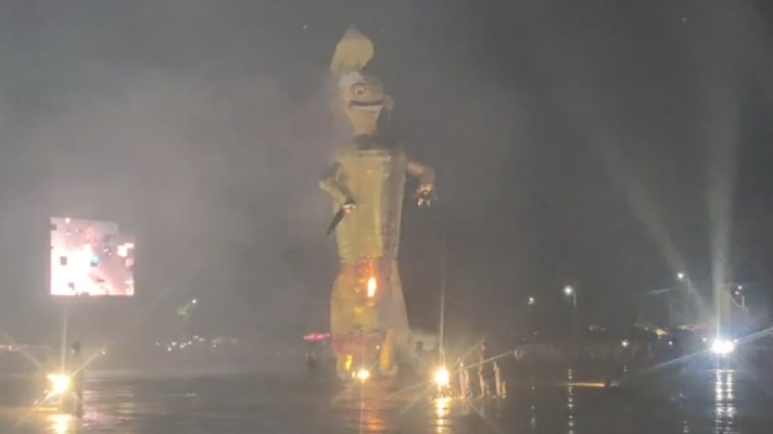 झमाझम बारिश के बीच रांची मोरहाबादी में भव्य रावण दहन