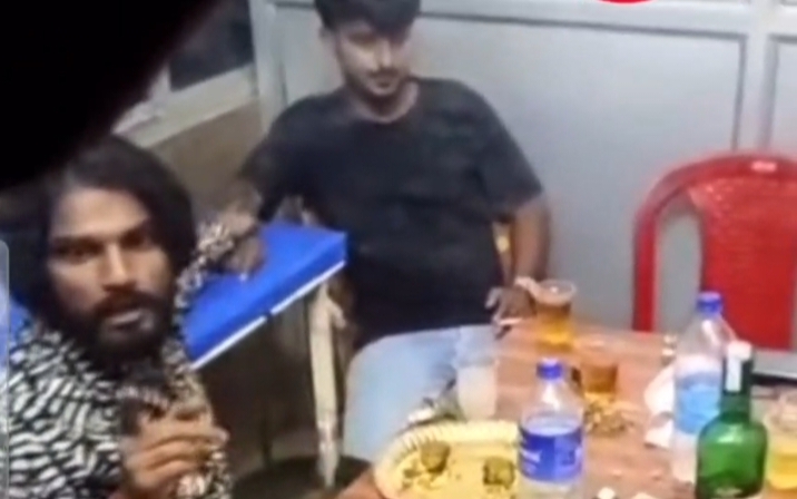 चणकपुरी स्वास्थ्य केंद्र में शराब पार्टी का खुलासा, सात युवक हिरासत में  