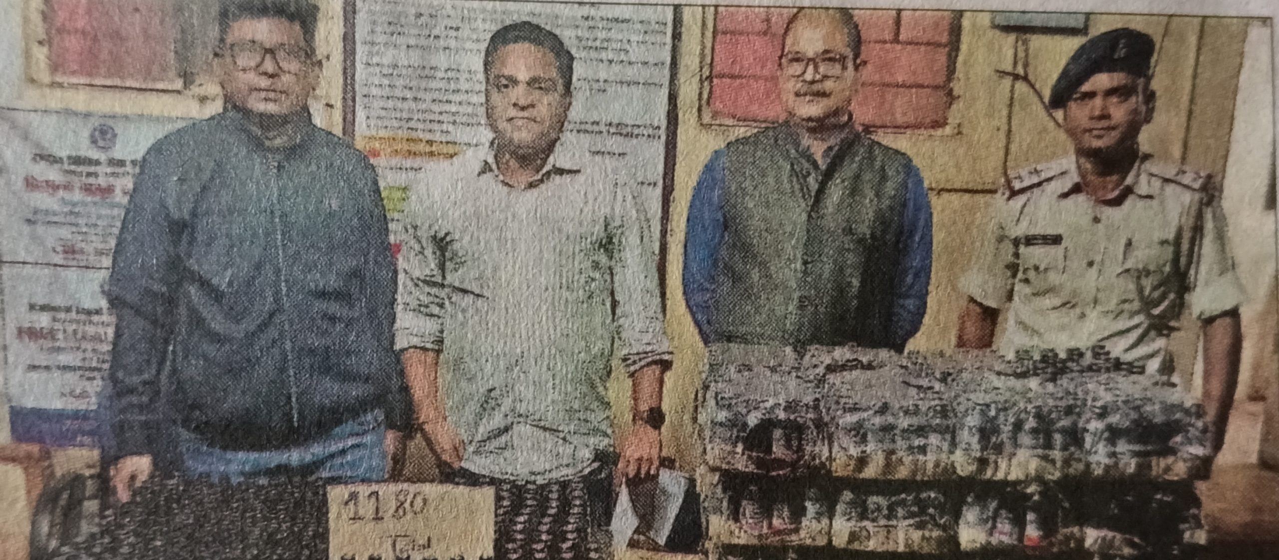 पनछीनगा चौक के पास झाड़ियों में छिपी 1128 कफ सिरप की बोतलें बरामद