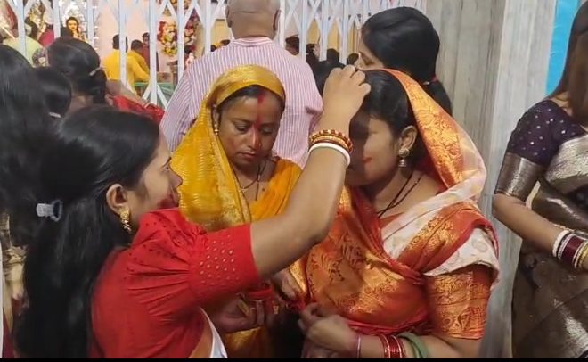 रांची दुर्गा बाड़ी में सिंदूर खेला और मां दुर्गा का विसर्जन