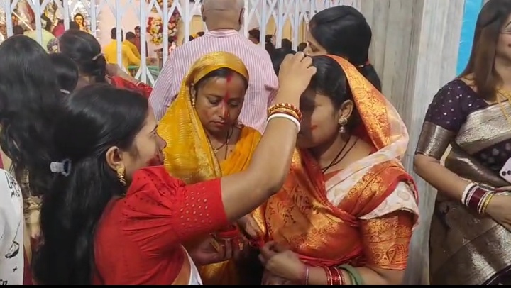 रांची दुर्गा बाड़ी में सिंदूर खेला और मां दुर्गा का विसर्जन  