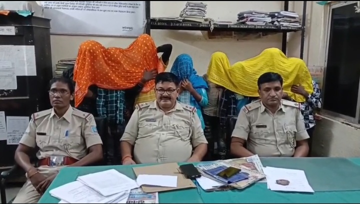 साहिबगंज रेलवे स्टेशन पर बाल तस्करी का पर्दाफाश, दिल्ली जा रहे सात नाबालिग लड़के व एक लड़की को जीआरपी ने बचाया