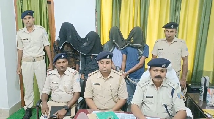 मिर्जाचौकी पुलिस ने ट्रक से सामानों की चोरी करने वाले 4 आरोपियों को गिरफ्तार कर भेजा जेल