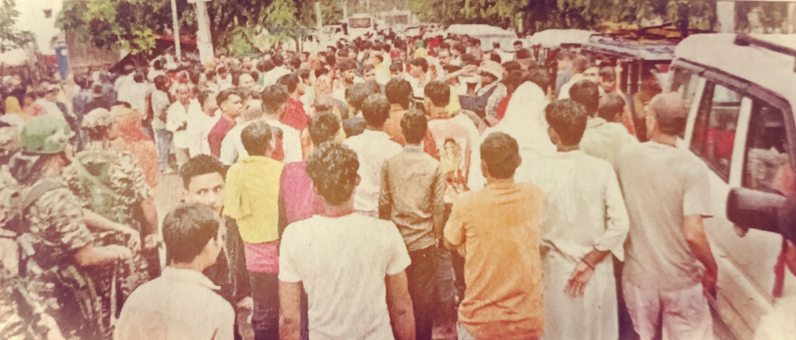 मोकामा-पंडारक में तनाव: जन सुराज कार्यकर्ता दुलारचंद यादव की हत्या के बाद बवाल, पथराव और फायरिंग से माहौल गरमाया