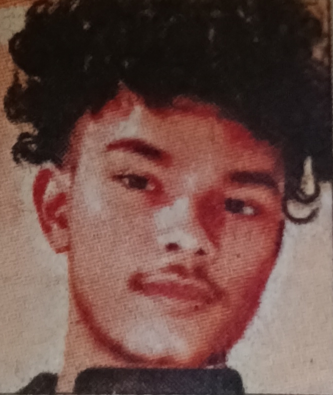 पेड़ में बाइक टकराने से पेड़ कबाड़ गया और दो युवक युवती कि मौत 