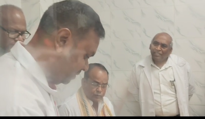 स्वास्थ्य मंत्री डॉ. इरफान अंसारी का सख्त रुख