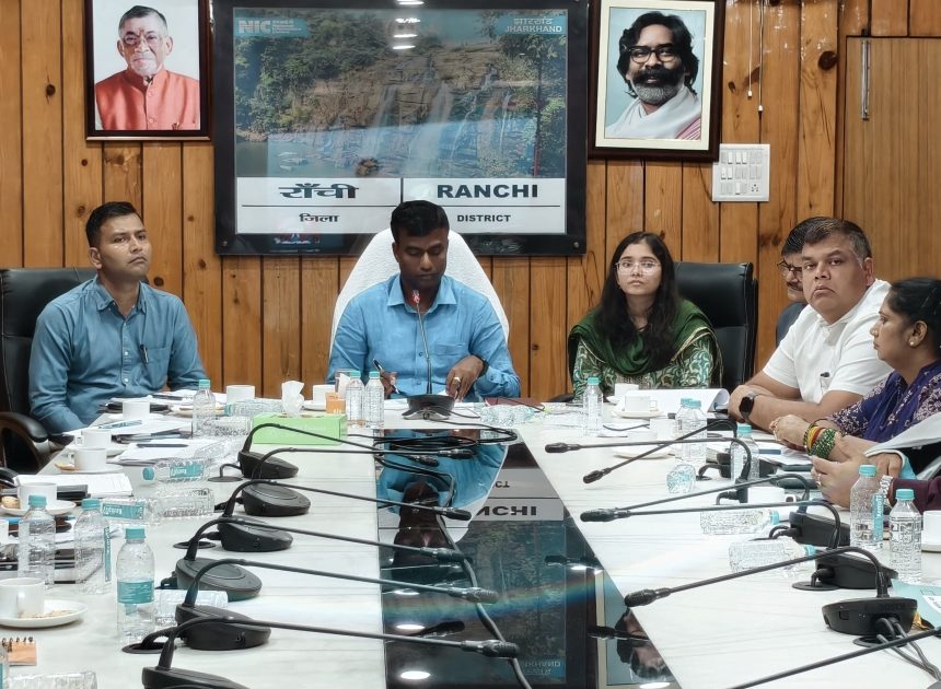 राजस्वी संबंधी शिकायतों पर उपायुक्त, रांची मंजूनाथ भजन्त्री सख्त…..