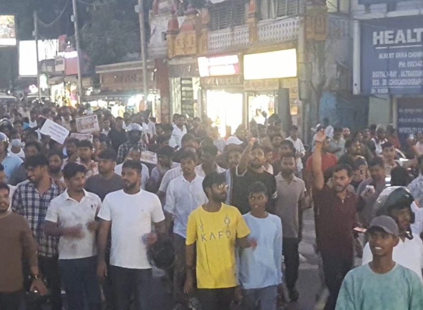 जेपीएससी और जेएसएससी परीक्षा में हुई धांधली के विरोध में कैंडल मार्च ….…