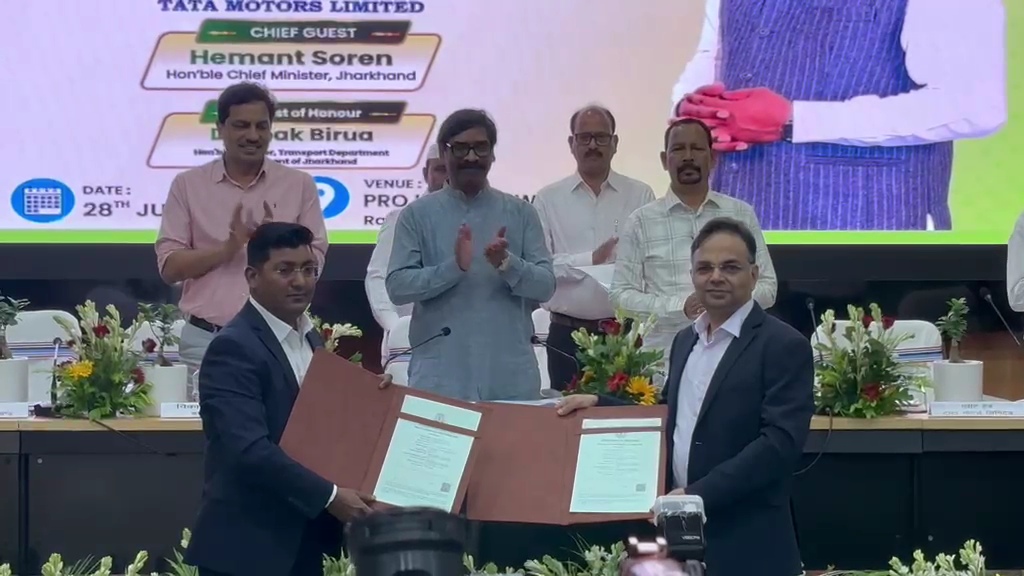 परिवहन विभाग एवं टाटा मोटर्स लिमिटेड के बीच एमओयू, मुख्यमंत्री हुए सम्मिलित……