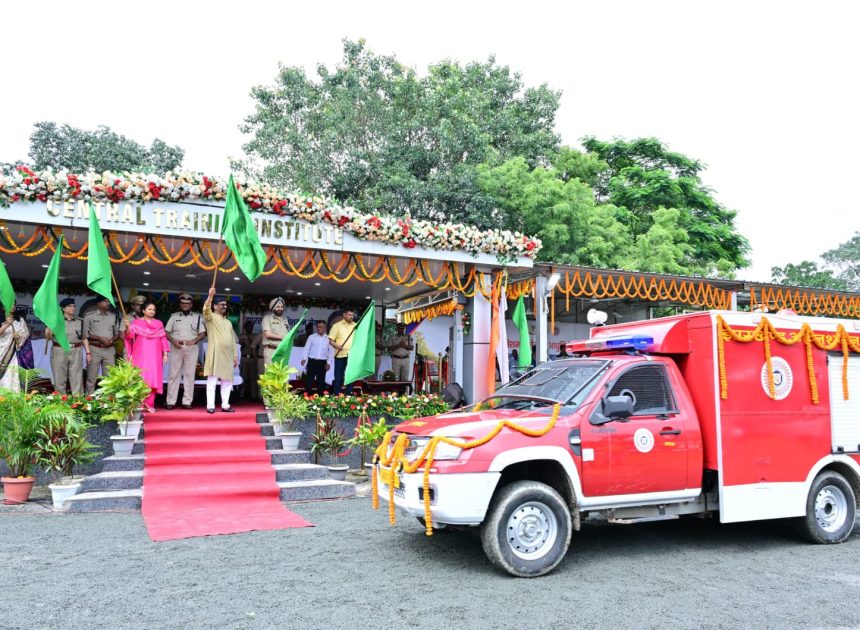 मुख्यमंत्री ने राज्य को सौंपी 58 नई आधुनिक फायर गाड़ियां…..