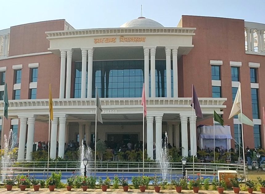 झारखंड विधानसभा में घमासान, बाबूलाल ने CBI जांच की मांग उठाई…….