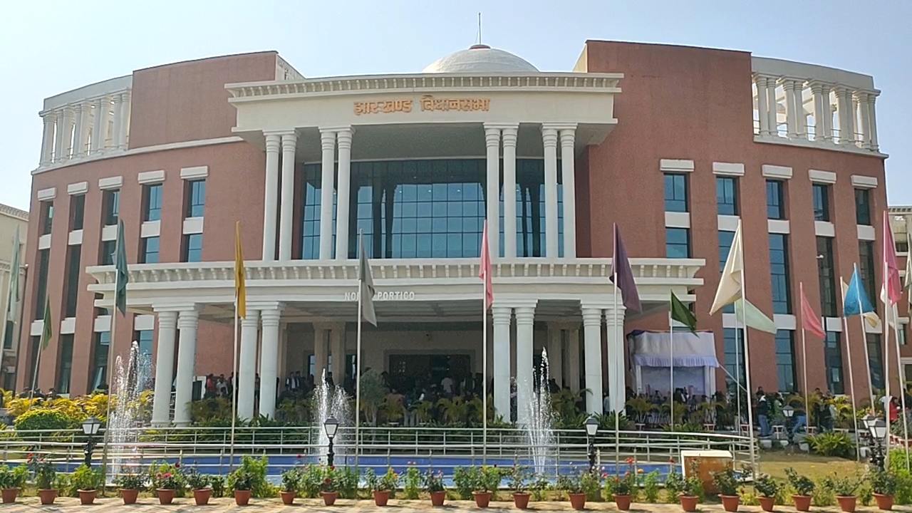 झारखंड विधानसभा में घमासान, बाबूलाल ने CBI जांच की मांग उठाई…….