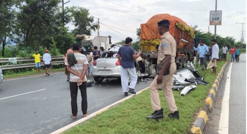सड़क हादसे में ग्रामीण विकाश मंत्री दीपिका पांडे की बेटी की मौत………