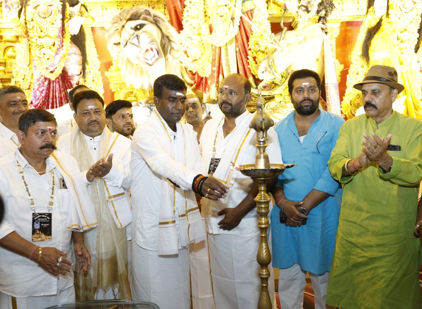 रांची में भव्य दुर्गा पूजा पंडालों के खुले पट, बृहदेश्वर और द्वारिकाधीश मंदिर की दिखी झलक………………