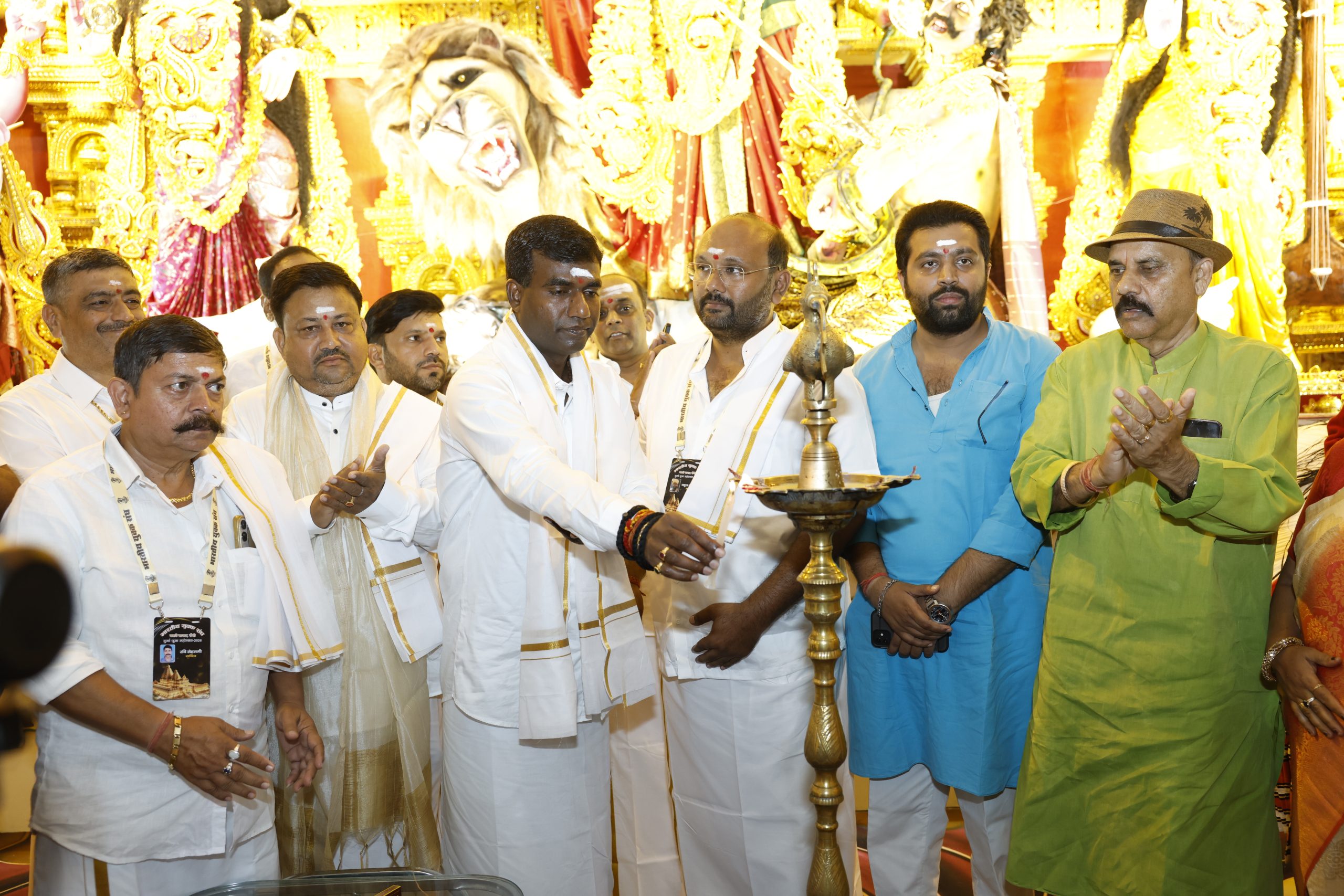 रांची में भव्य दुर्गा पूजा पंडालों के खुले पट, बृहदेश्वर और द्वारिकाधीश मंदिर की दिखी झलक………………